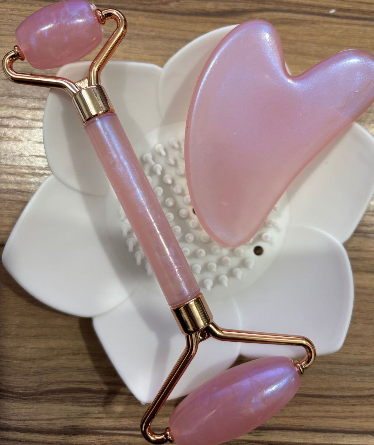 Rose Gold Heart-Shaped Quartz Facial Roller and Gua Sha Massager Set